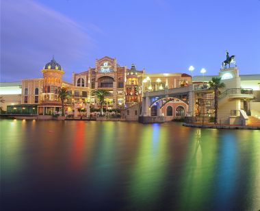 Canal Walk Shopping Mall.